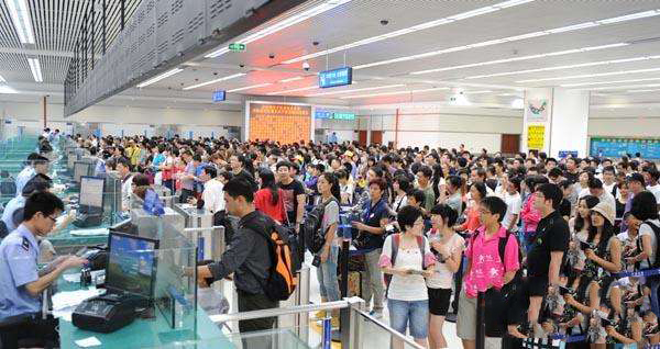 深圳到香港物流,香港深圳貨運(yùn)運(yùn)輸,深圳香港進(jìn)出口,深港物流專(zhuān)線(xiàn),中港物流