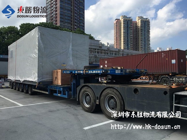 深圳到香港運(yùn)輸，大件運(yùn)輸或者危險(xiǎn)品運(yùn)輸，辛苦了，司機(jī)大哥！深圳到香港物流,香港深圳貨運(yùn)運(yùn)輸,深圳香港進(jìn)出口,深港物流專線,中港物流,東勝物流集團(tuán)-深圳市東勝物流有限公司